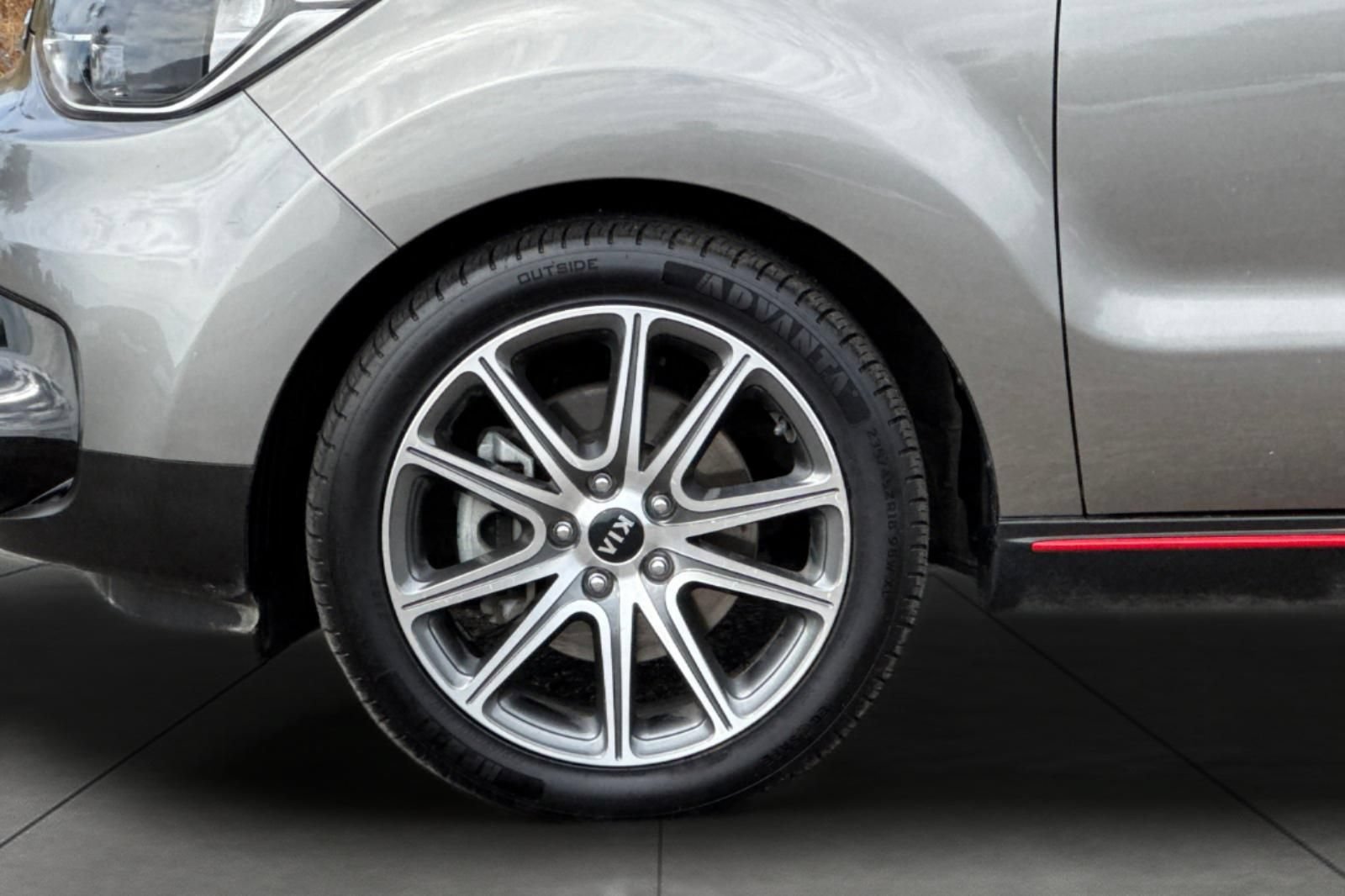 Used 2019 Kia Soul ! FWD image 25