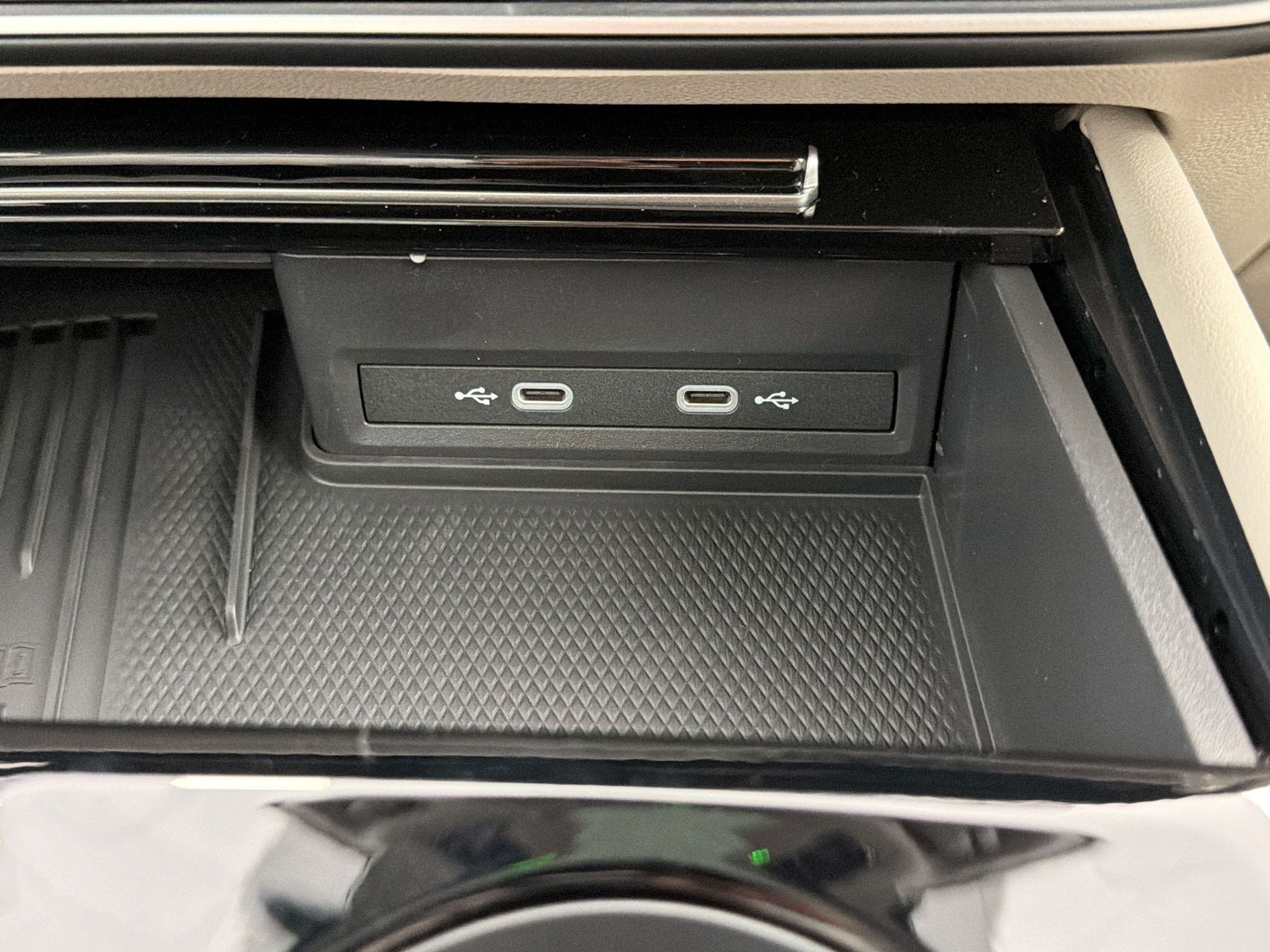 New 2026 Volkswagen Atlas SE FWD image 31