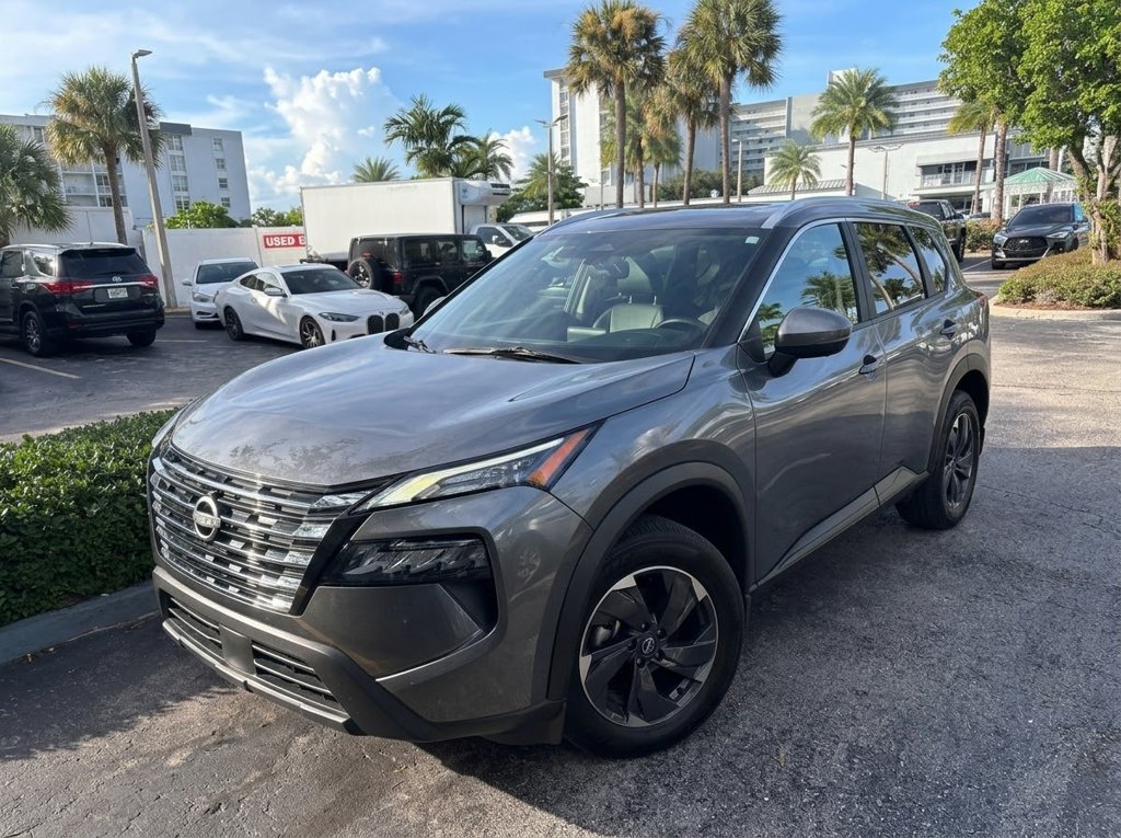 Used 2025 Nissan Rogue SV w/ SV Premium Package FWD image 1