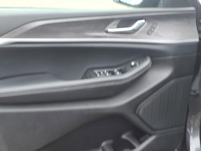 Certified 2025 Jeep Grand Cherokee Limited w/ Black Appearance Package image 8