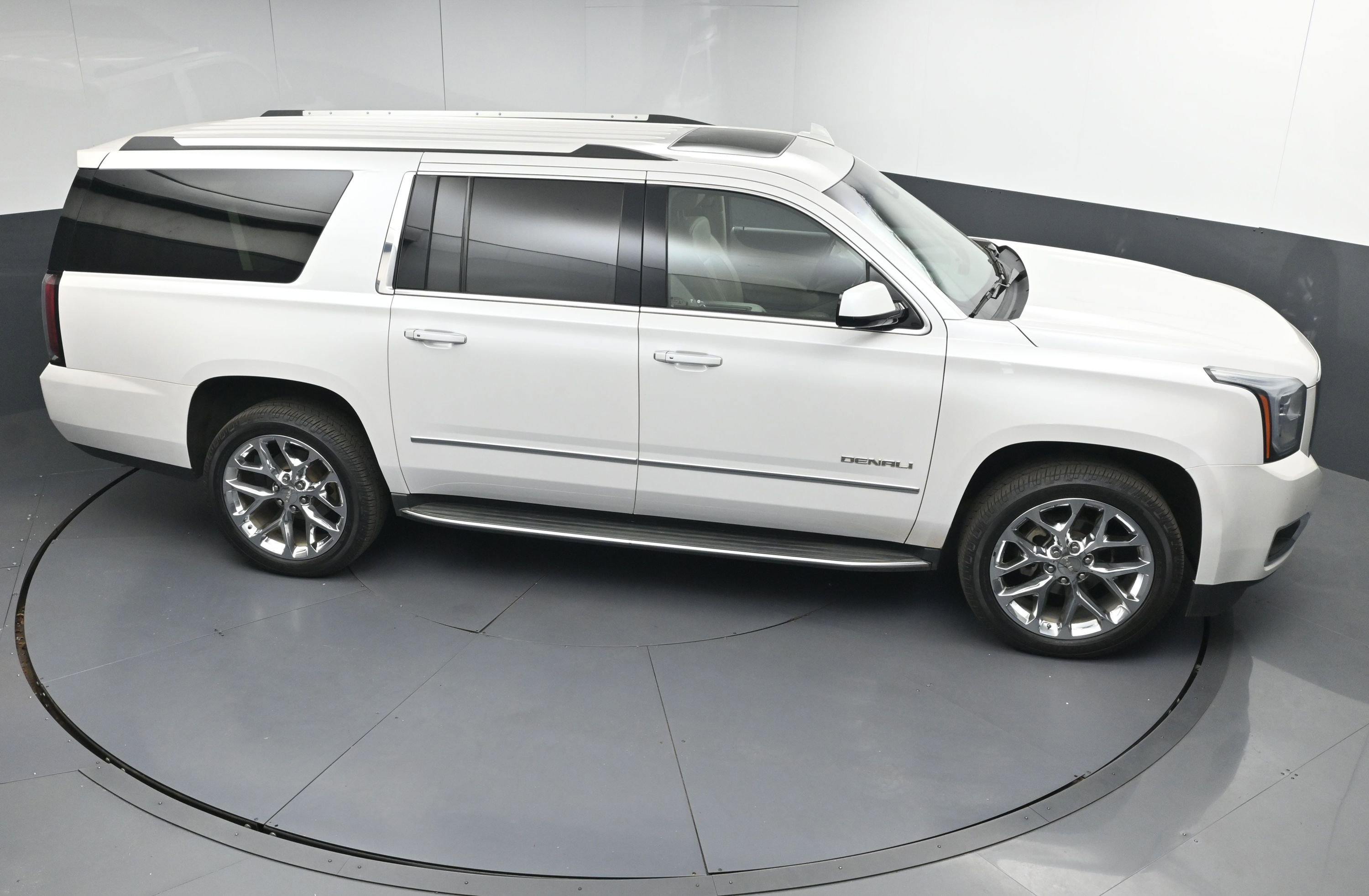 Used 2018 GMC Yukon XL Denali w/ Open Road Package AWD/4WD image 45