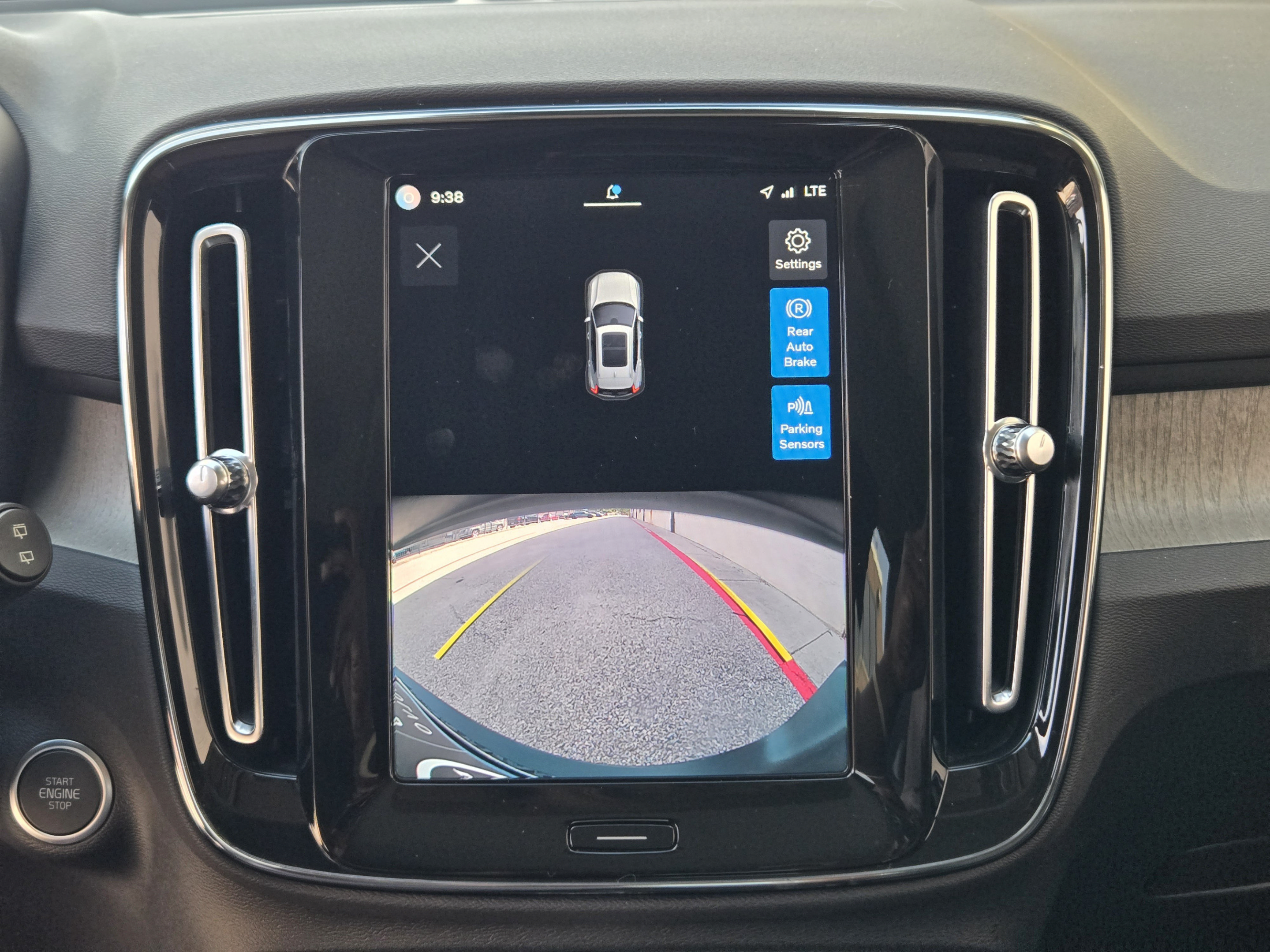 Used 2023 Volvo XC40 B4 Plus w/ Protection Package Premier FWD image 16