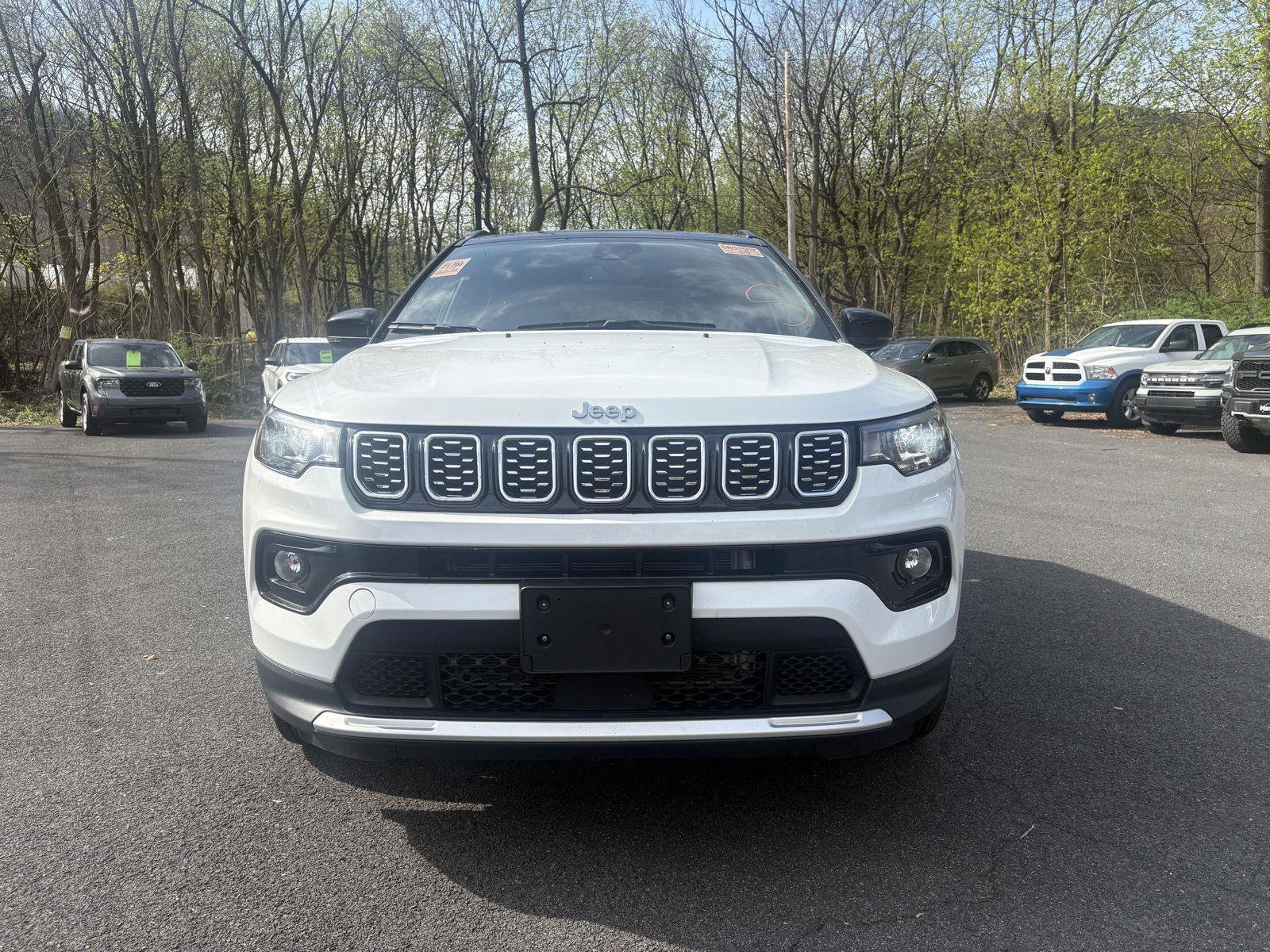 Used 2025 Jeep Compass Limited image 1