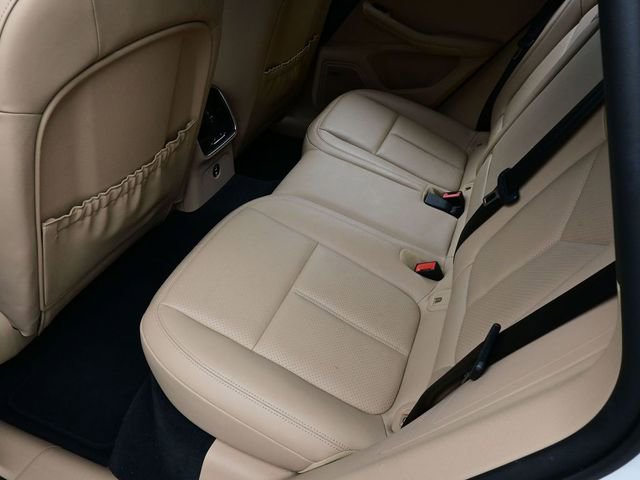 Certified 2023 Porsche Macan image 15