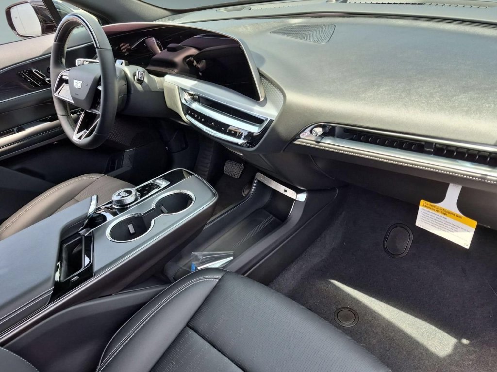 Used 2026 Cadillac Lyriq Luxury AWD/4WD image 29