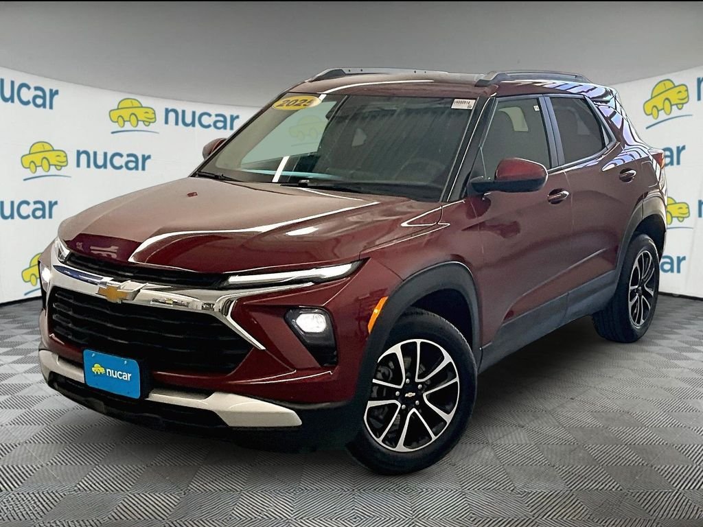 Used 2025 Chevrolet TrailBlazer LT AWD/4WD image 3