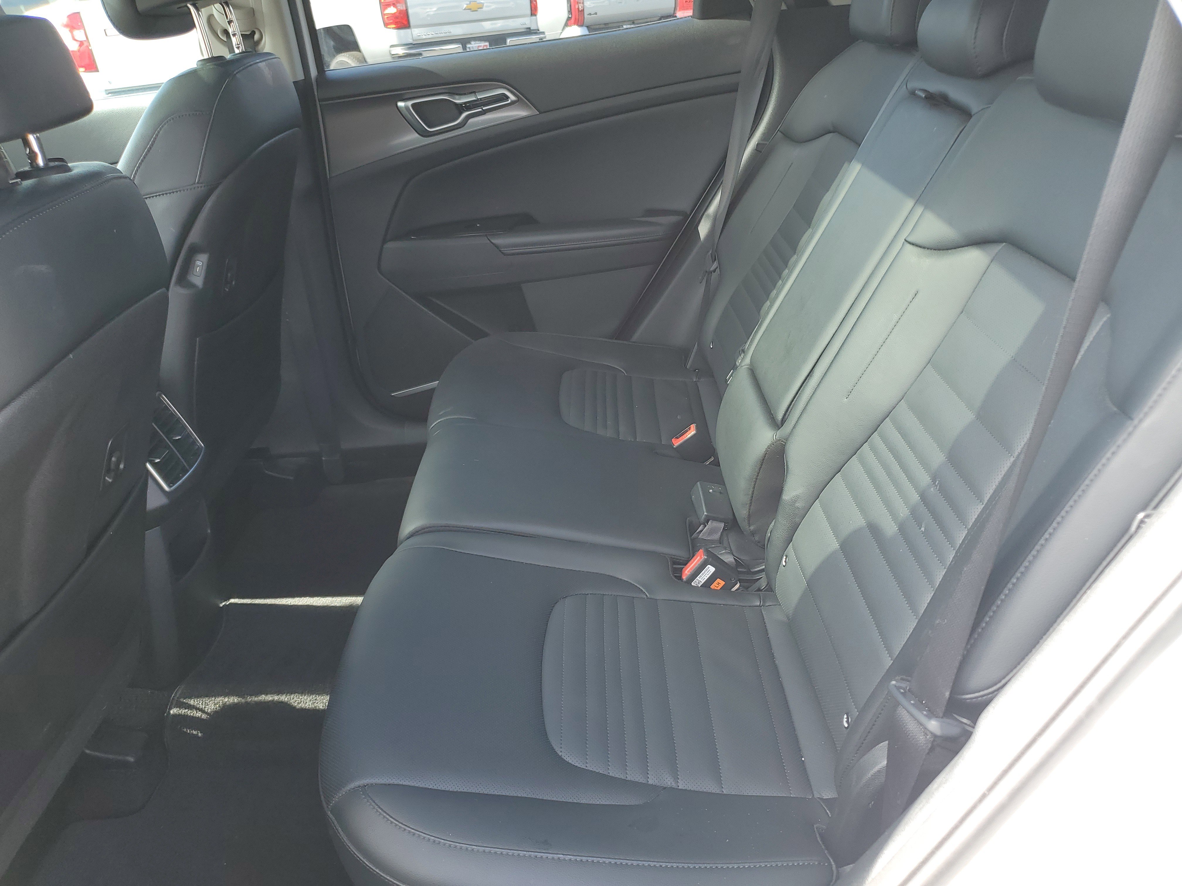 Used 2023 Kia Sportage SX image 31