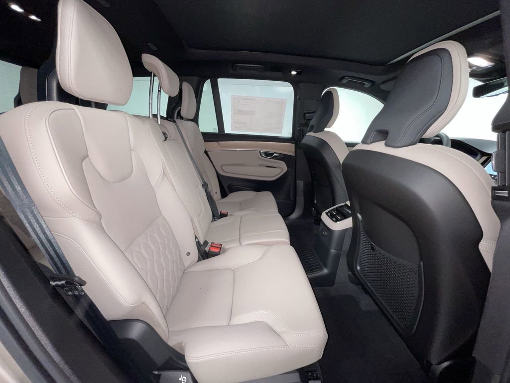 New 2026 Volvo XC90 T8 Plus image 9