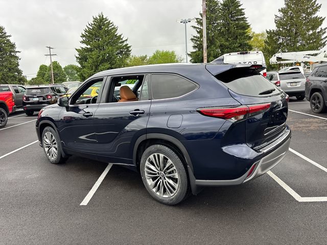 Used 2020 Toyota Highlander Platinum AWD/4WD image 4