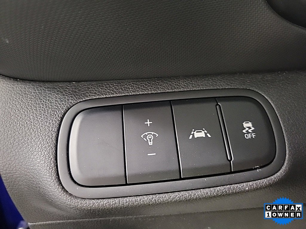 Used 2020 Hyundai Venue SEL image 17