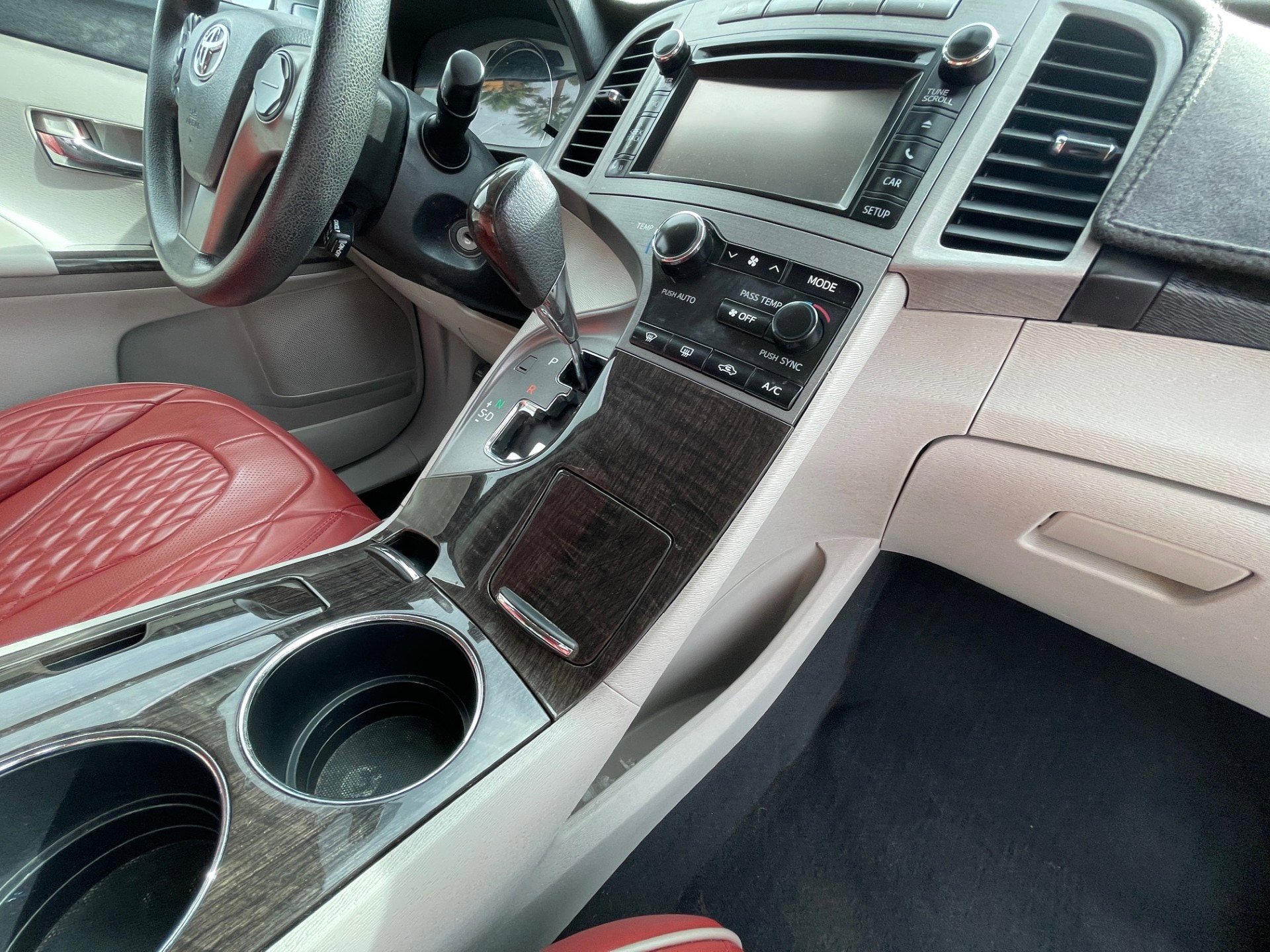 Used 2014 Toyota Venza LE w/ LE Convenience Package FWD image 26