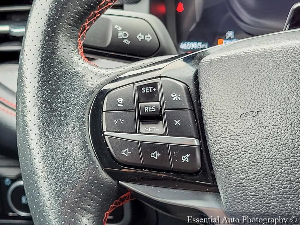 Used 2025 Ford Explorer ST-Line w/ ST-Line Street Pack AWD/4WD image 16