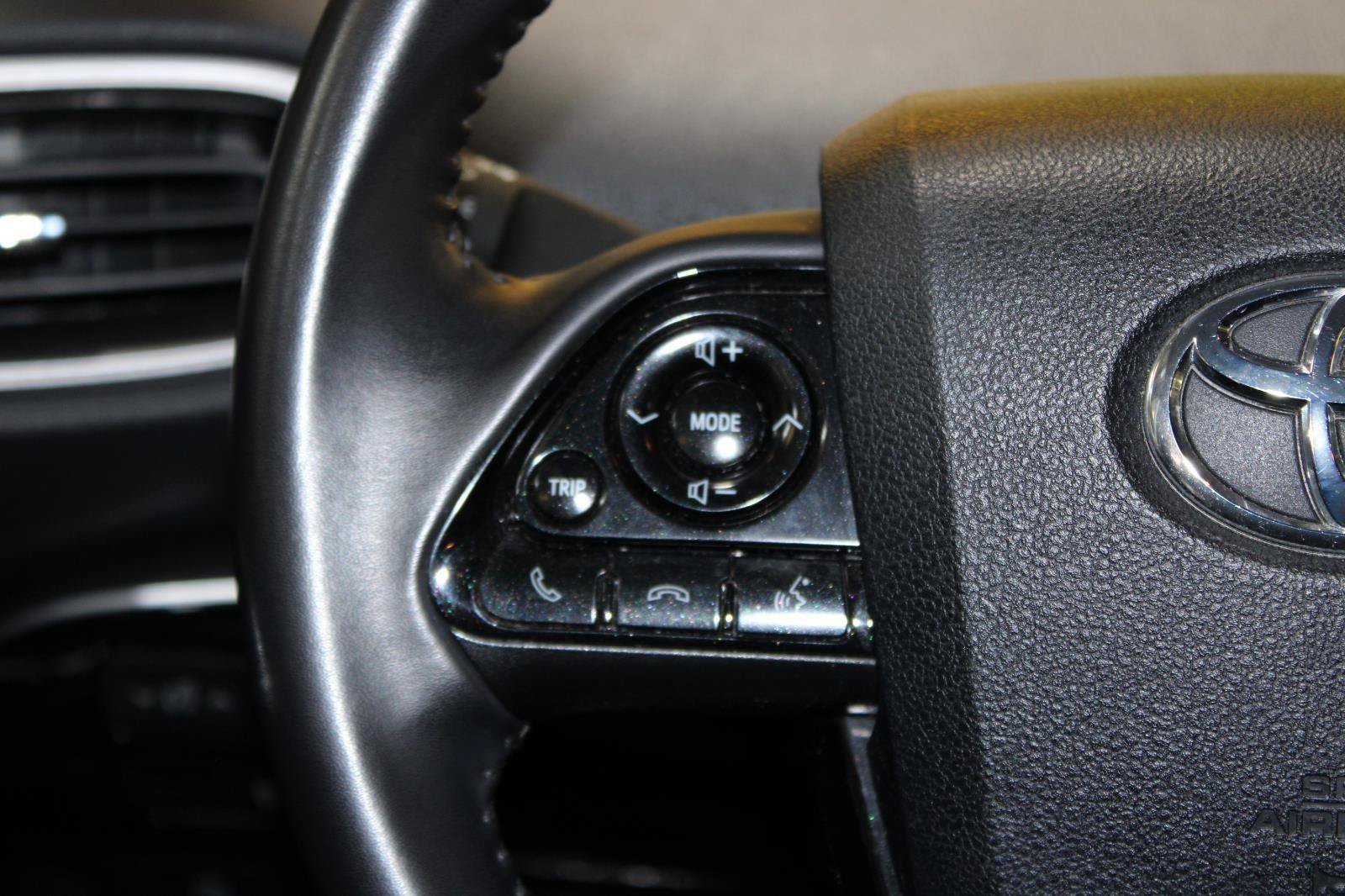 Used 2021 Toyota Prius Prime XLE FWD image 30