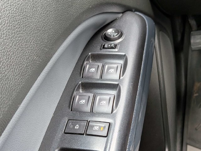 Used 2022 Chevrolet Colorado Z71 w/ Z71 Midnight Edition AWD/4WD image 26