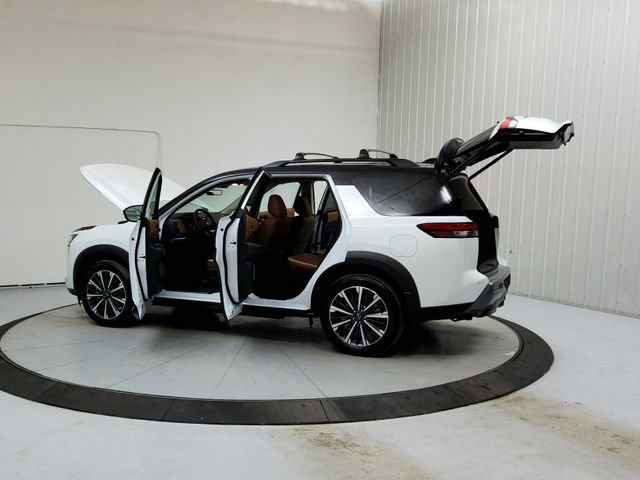New 2026 Nissan Pathfinder Platinum image 13