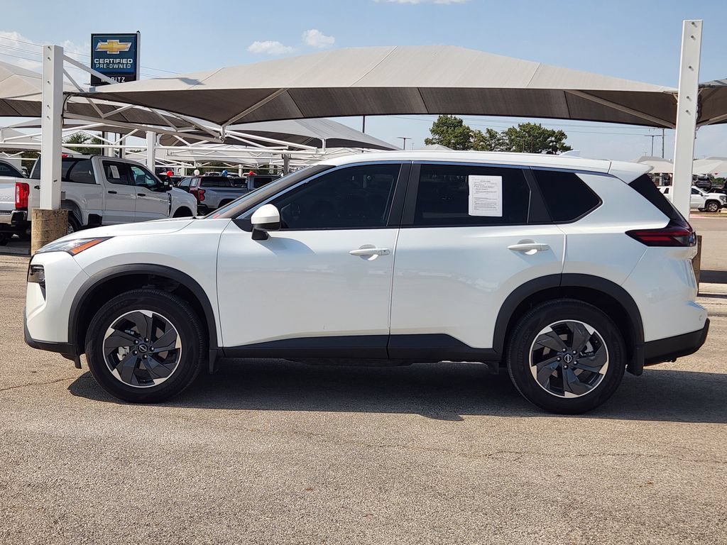 Used 2026 Nissan Rogue SV w/ Cold Weather Package AWD/4WD image 4