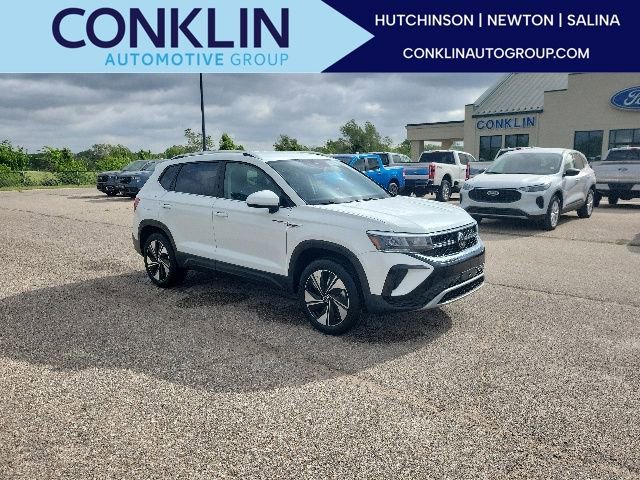 Used 2023 Volkswagen Taos SE AWD/4WD image 1