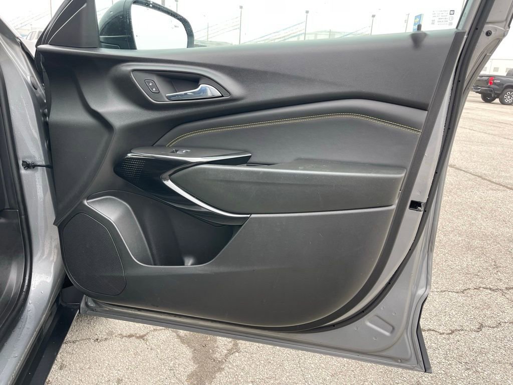 Used 2024 Chevrolet Trax ACTIV w/ Driver Confidence Package image 24