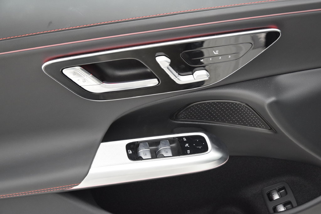 New 2026 Mercedes-Benz E 53 AMG e 4MATIC Sedan image 22