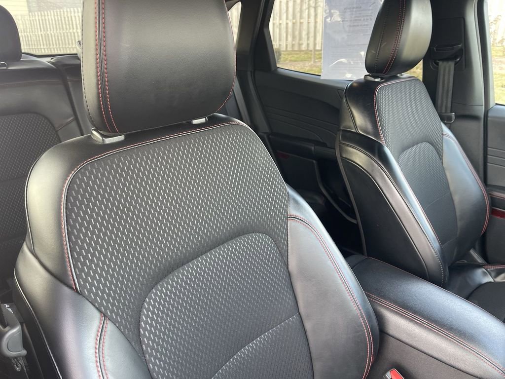 Used 2025 Ford Escape ST-Line image 37