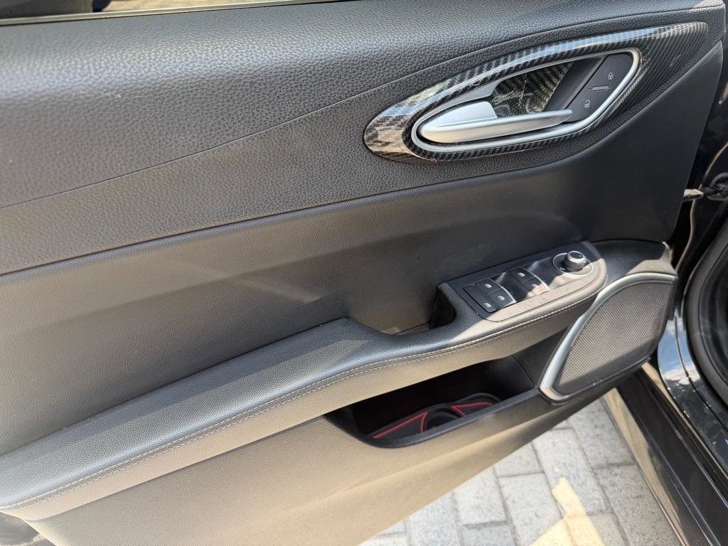 Used 2018 Alfa Romeo Giulia RWD image 11