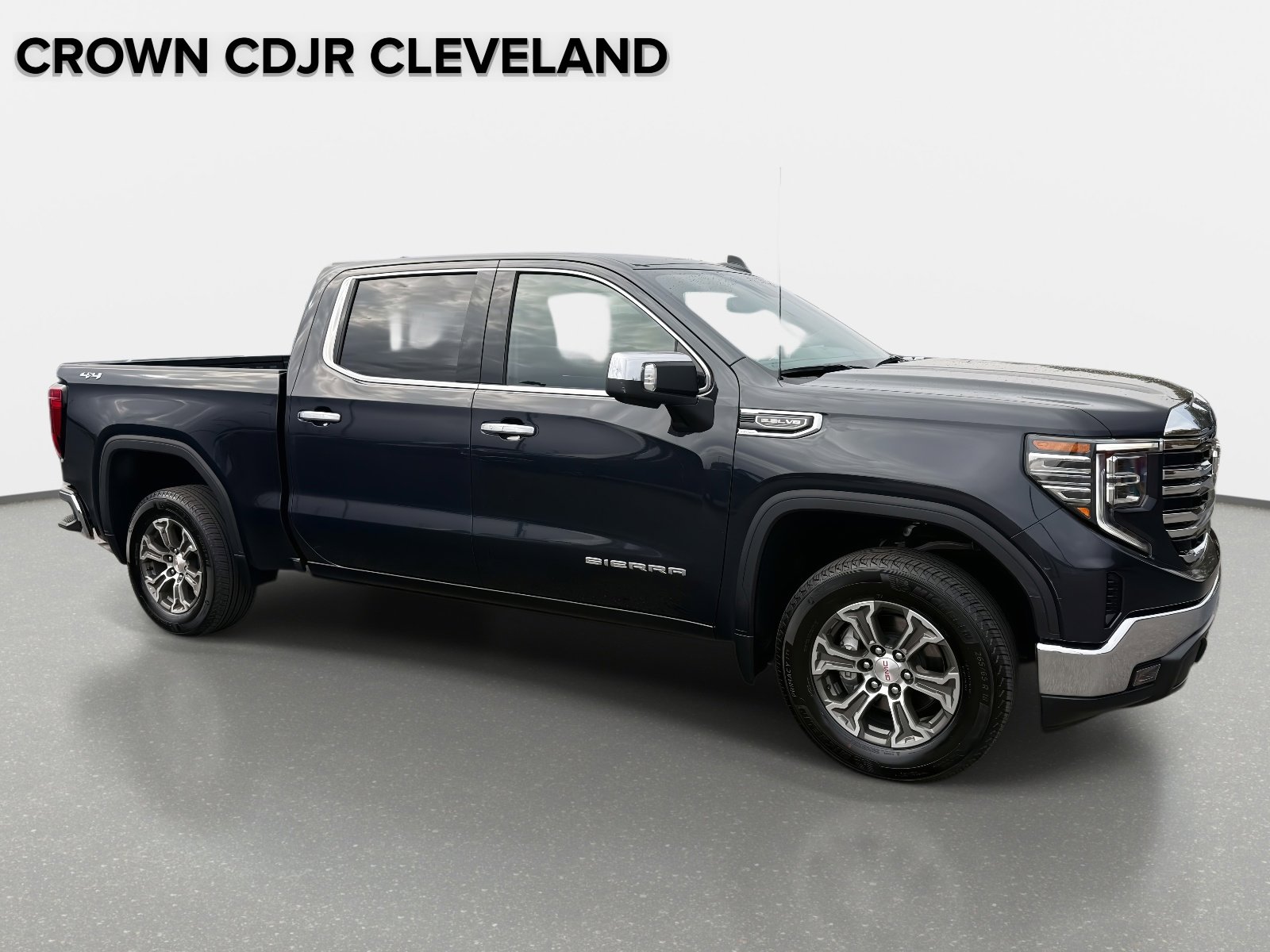 Used 2026 GMC Sierra 1500 SLT image 2