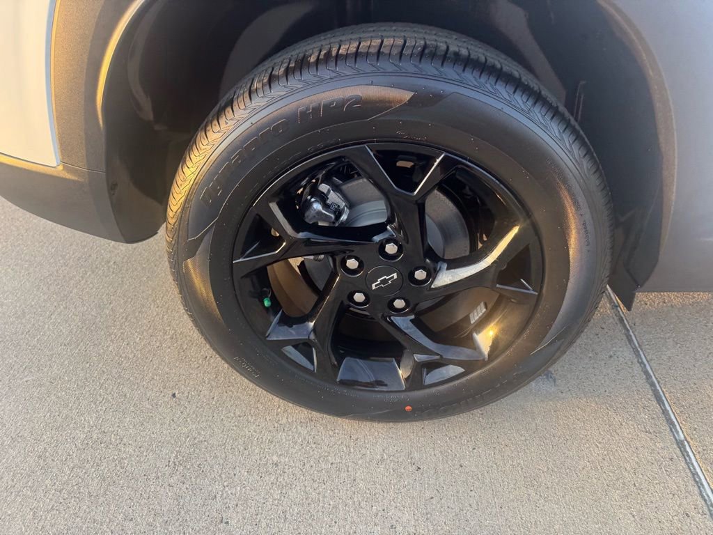 New 2026 Chevrolet Trax LT w/ Midnight Edition image 4