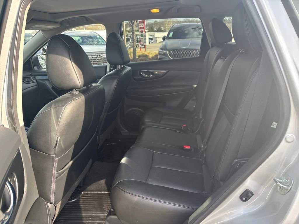 Used 2019 Nissan Rogue SL w/ Premium Package image 21