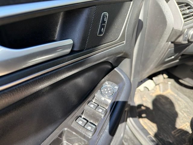 Used 2015 Ford Edge SEL w/ Equipment Group 201A FWD image 16