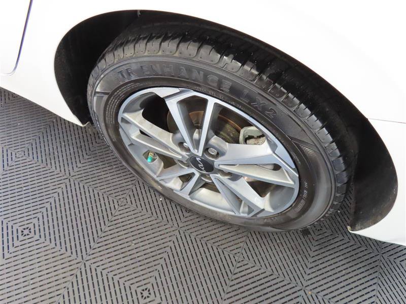 Used 2023 Kia Forte LXS w/ LXS Technology Package FWD image 7