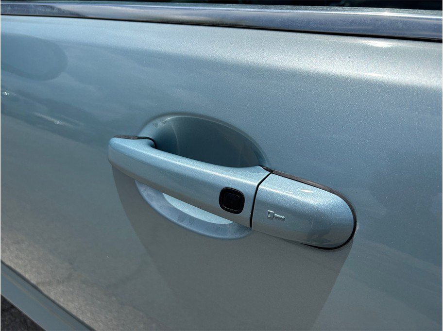 Used 2012 Jaguar XF RWD image 16