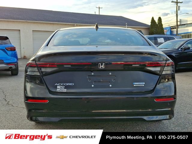 Used 2024 Honda Accord Touring image 6