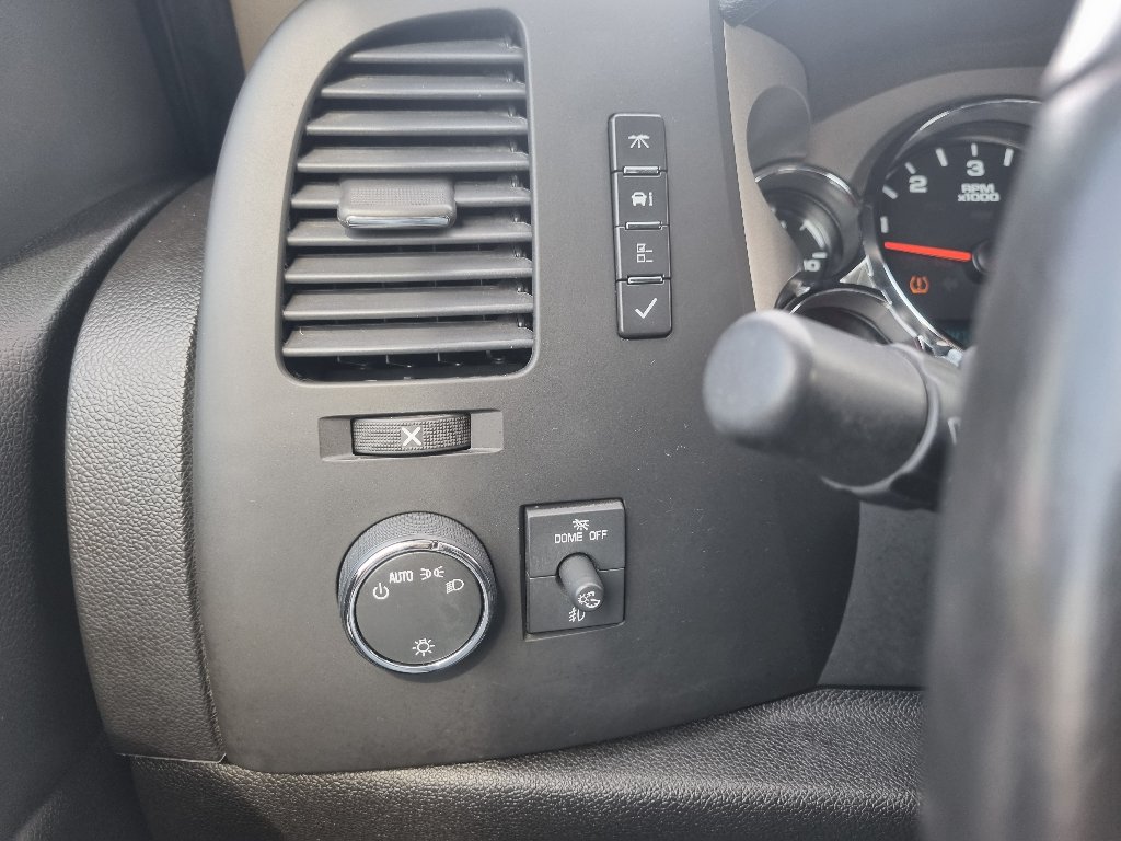 Used 2011 Chevrolet Silverado 1500 LT w/ All-Star Edition AWD/4WD image 14