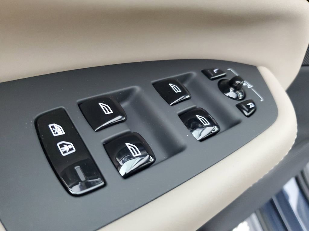New 2026 Volvo XC90 T8 Ultra AWD/4WD image 21