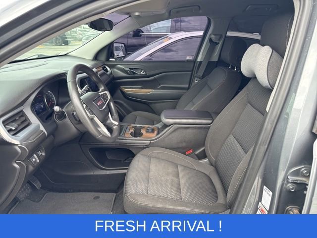 Used 2022 GMC Acadia SLE image 2