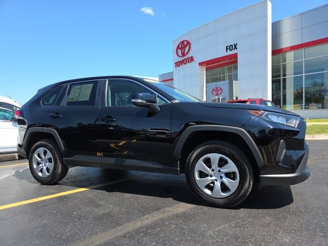 Used 2022 Toyota RAV4 LE AWD/4WD image 1