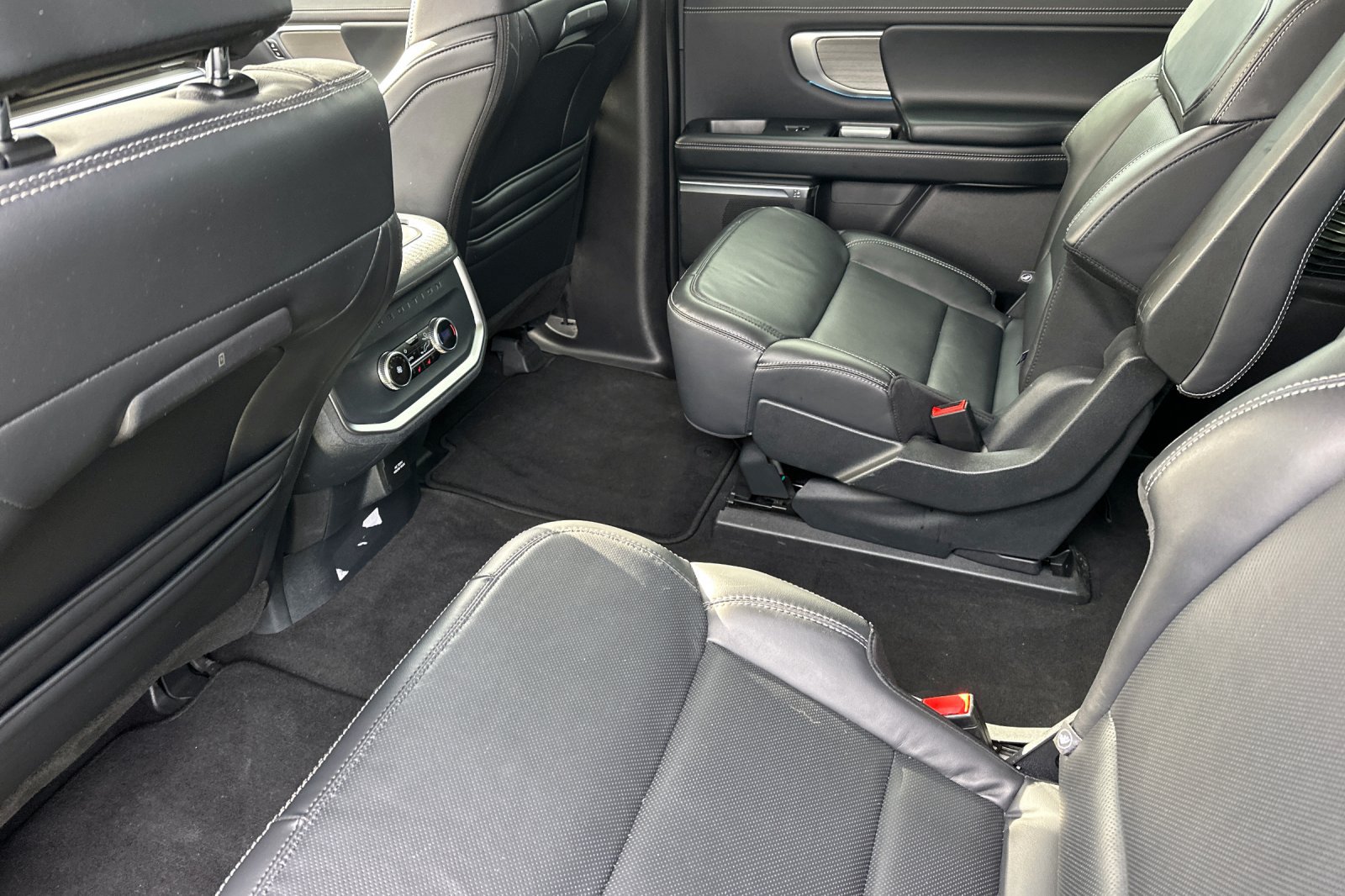 Used 2025 Ford Expedition Max Platinum AWD/4WD image 11