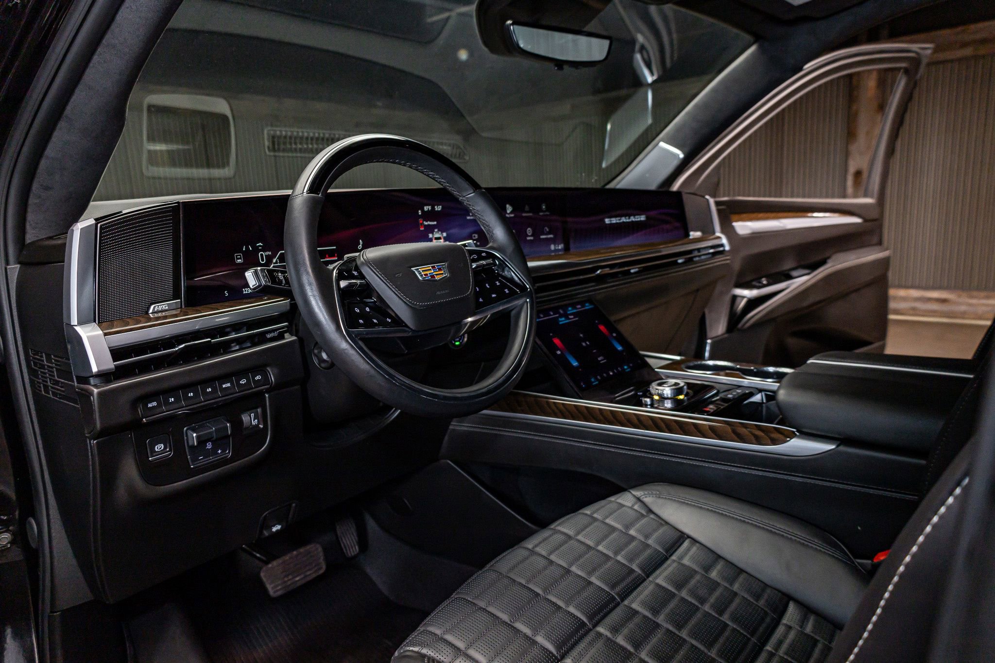 Used 2025 Cadillac Escalade Sport Platinum AWD/4WD image 13
