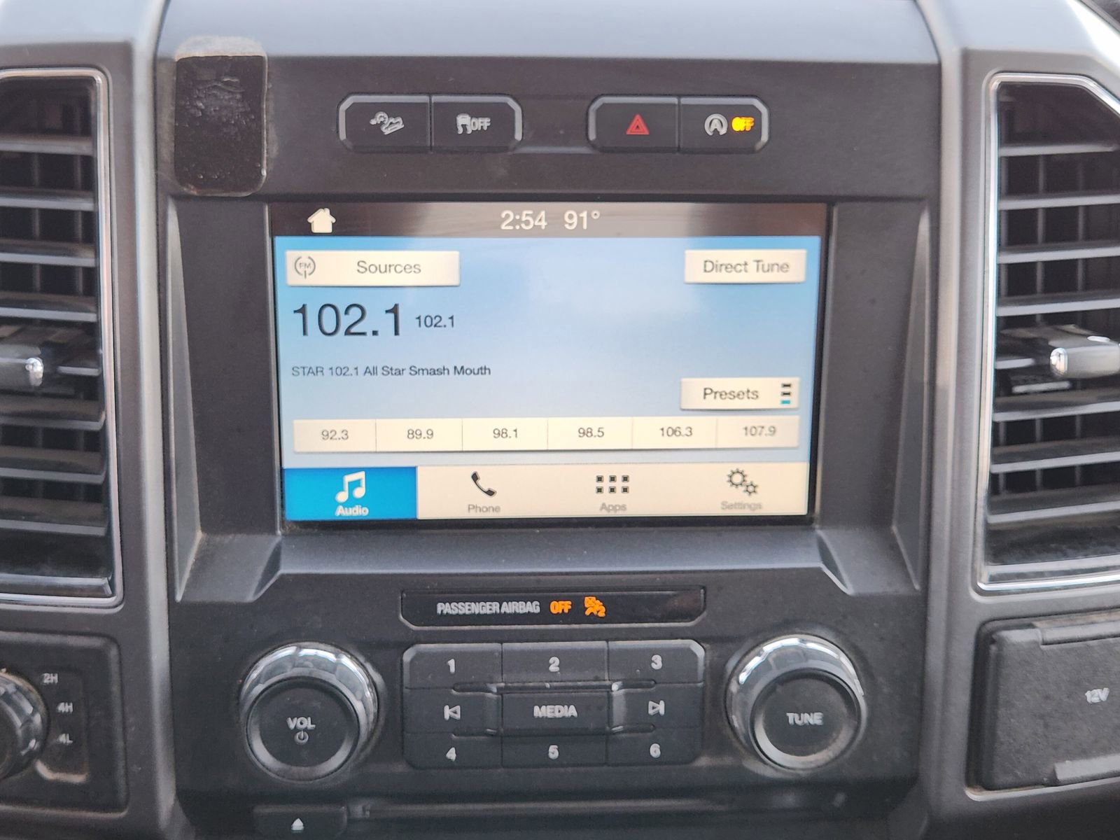Used 2018 Ford F150 XLT w/ Equipment Group 302A Luxury AWD/4WD image 19