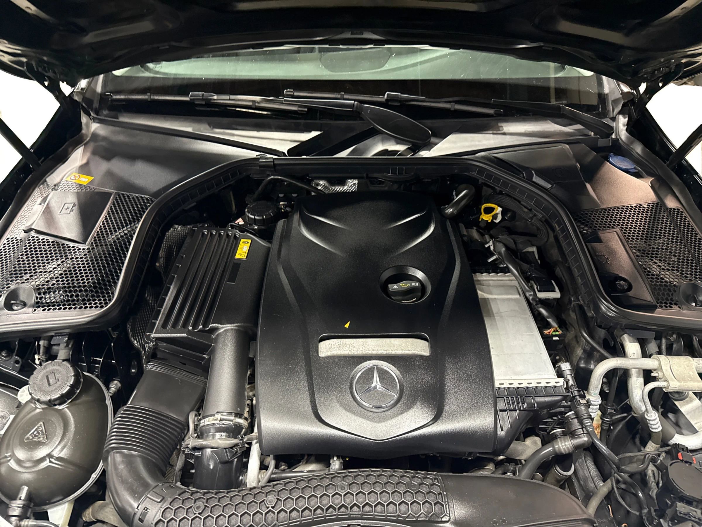 Used 2016 Mercedes-Benz C 300 C 300 4MATIC Sedan 4D image 11