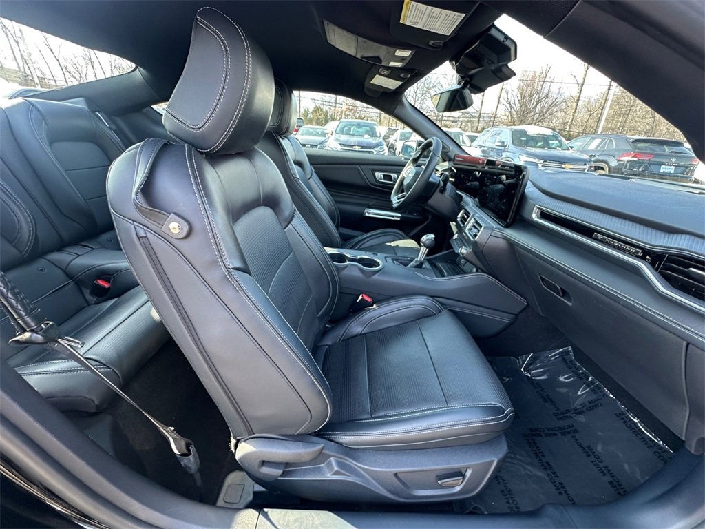 Used 2024 Ford Mustang Premium image 23