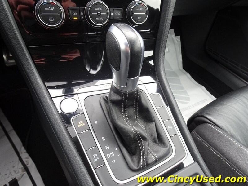 Used 2015 Volkswagen Golf R 4-Door AWD/4WD image 19