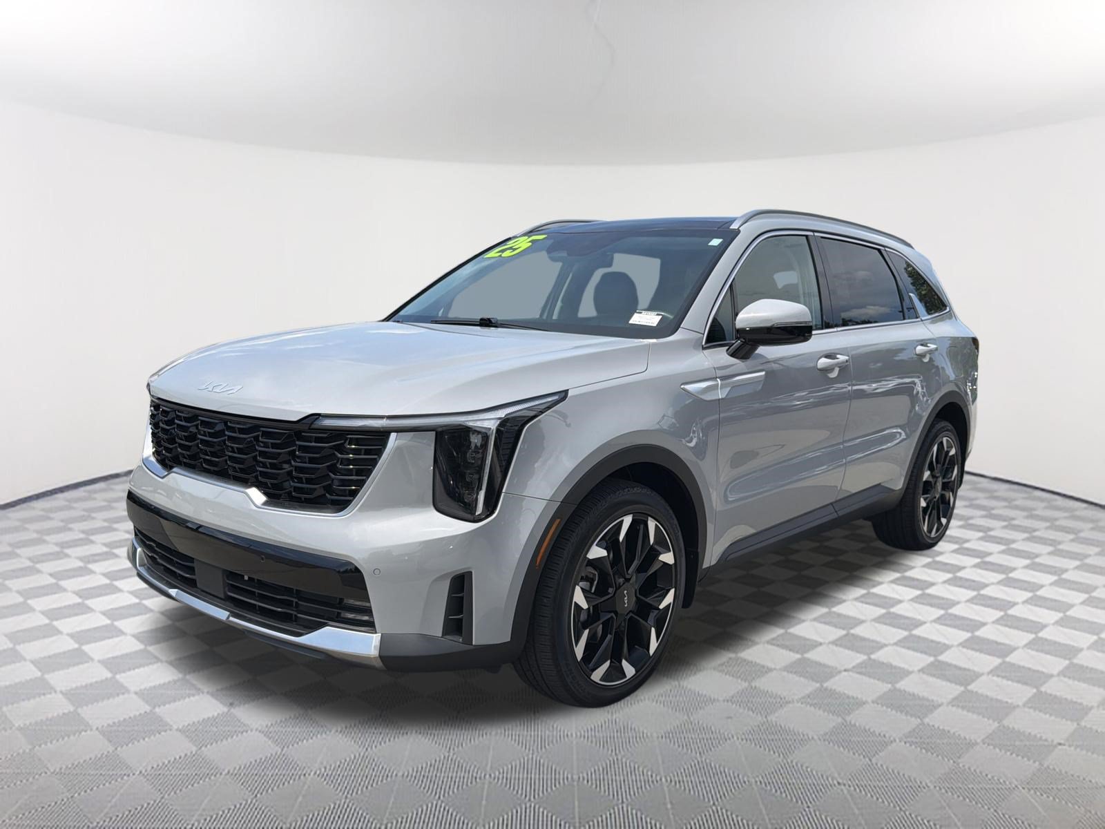 Used 2025 Kia Sorento EX w/ Panoramic Sunroof Package FWD image 3