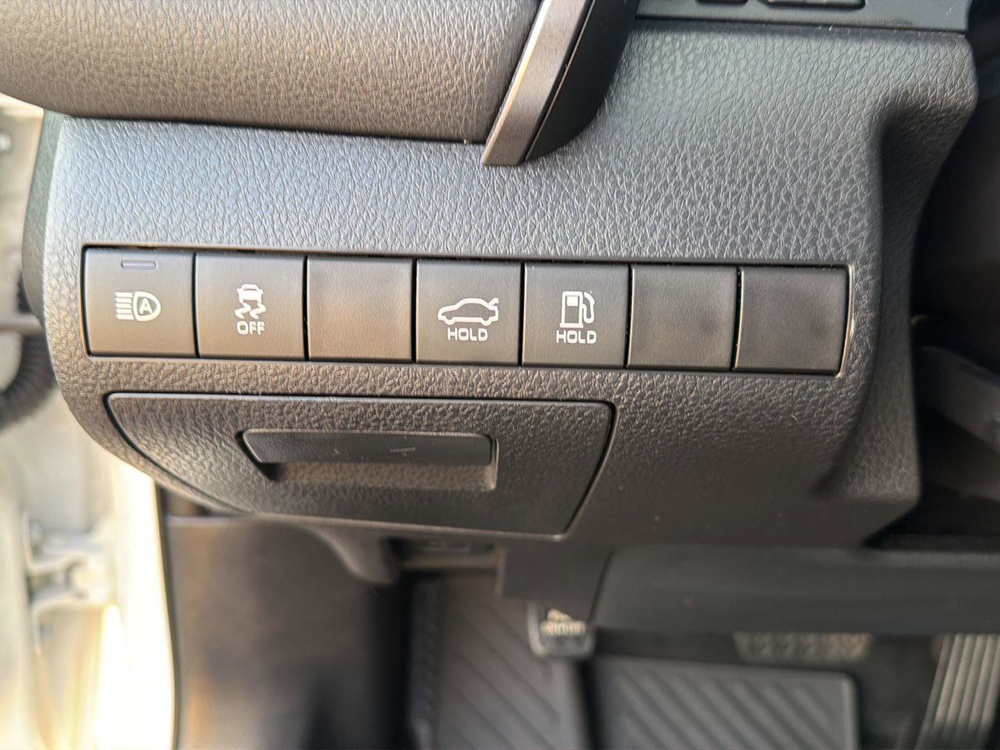 Certified 2022 Toyota Camry SE FWD image 19
