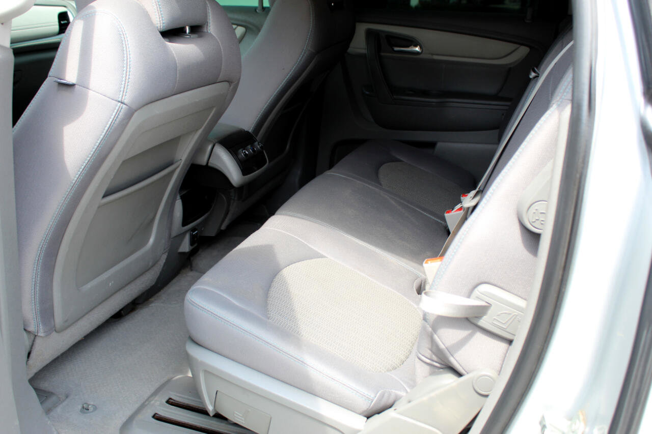 Used 2014 Chevrolet Traverse LS image 19