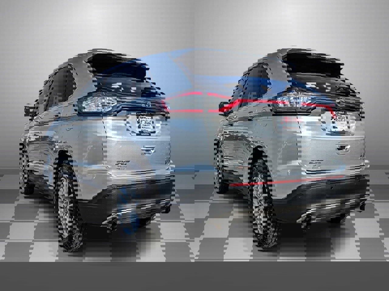 Used 2018 Ford Edge SEL w/ Equipment Group 201A image 4