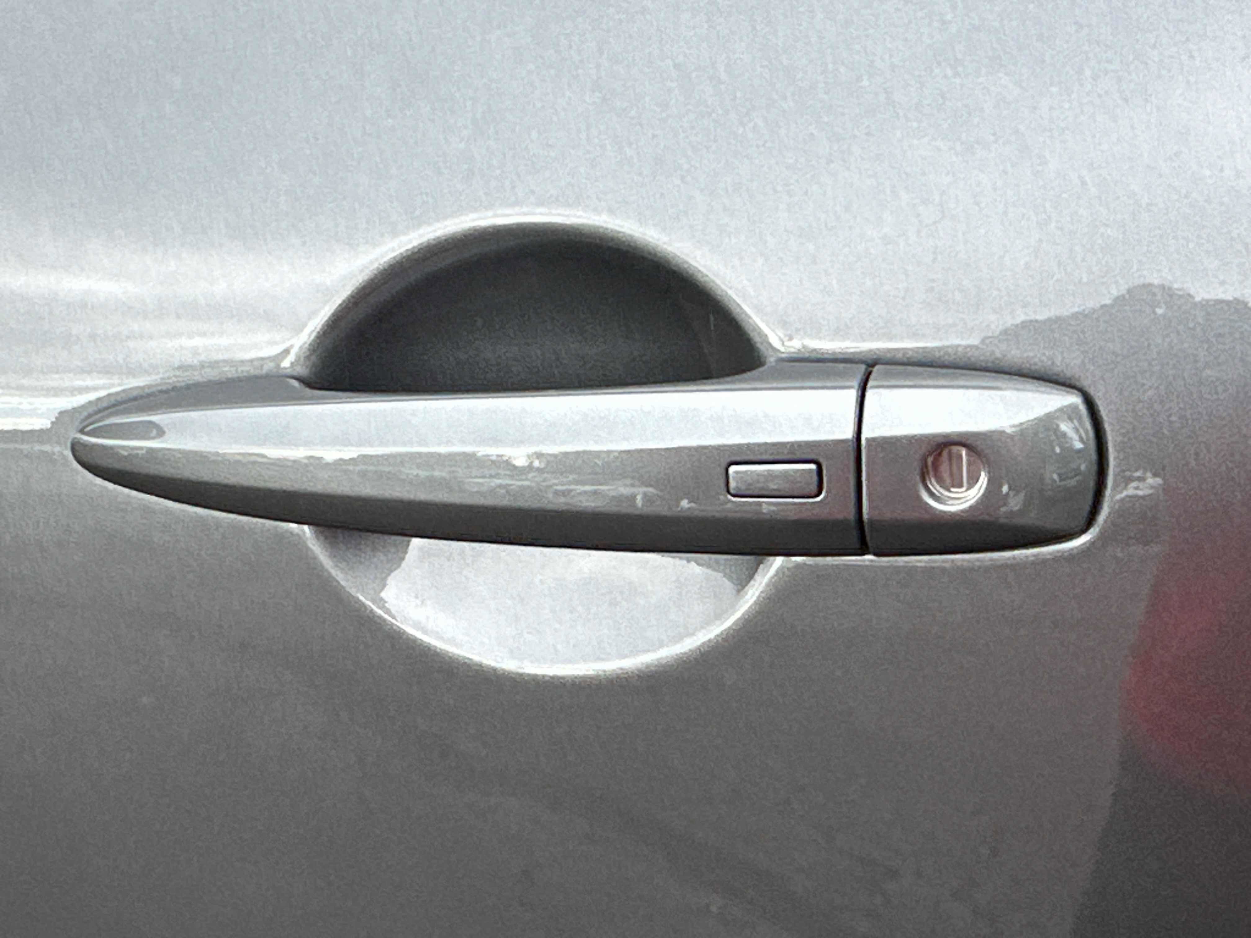 New 2025 Nissan Pathfinder SV w/ Black Appearance Package image 15