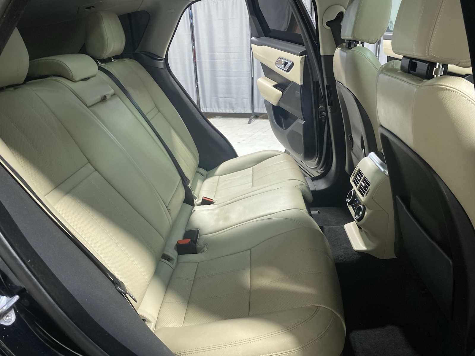 Used 2018 Land Rover Range Rover Velar S image 13