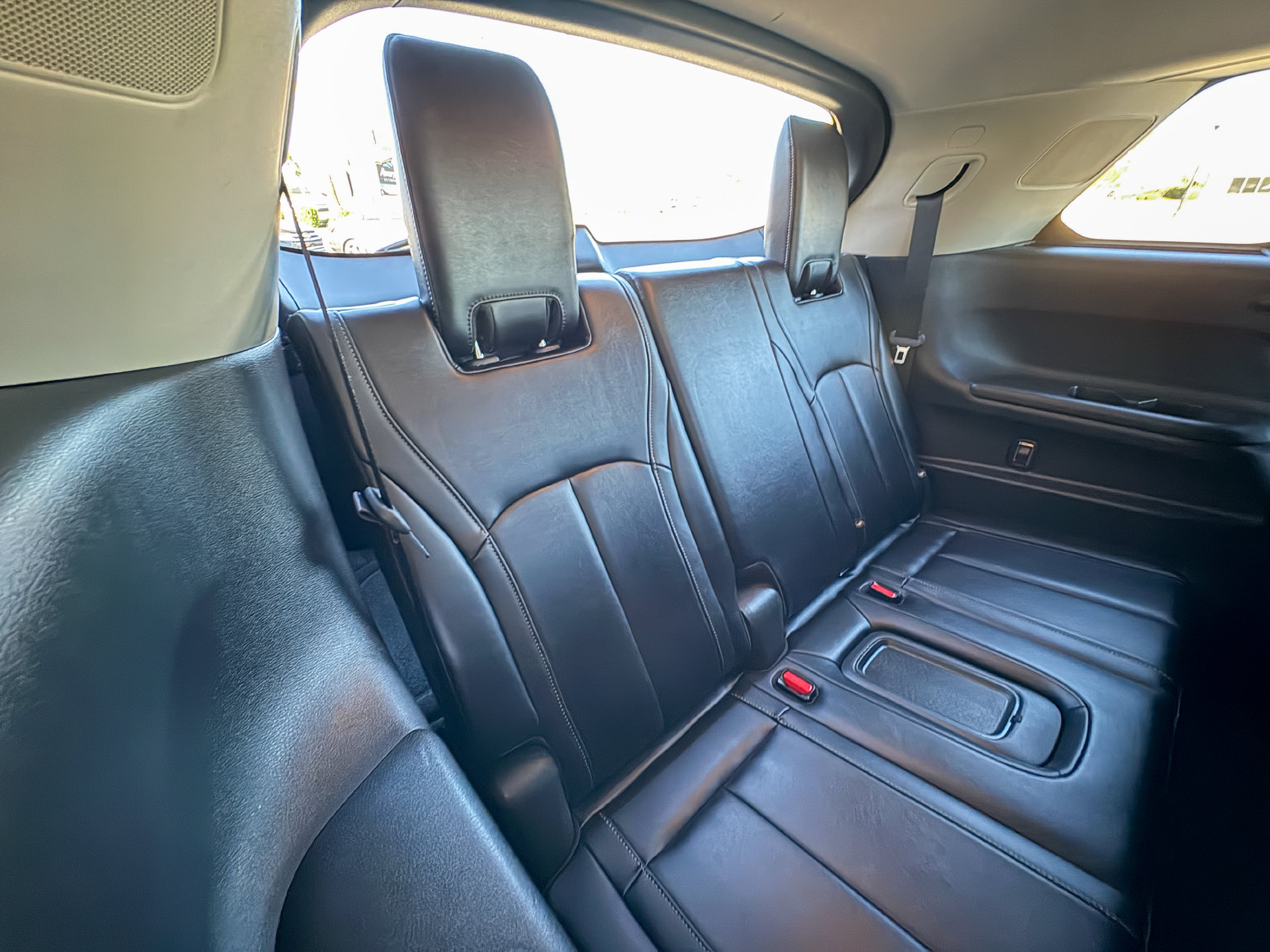 Used 2023 INFINITI QX60 Luxe w/ Cargo Package AWD/4WD image 32