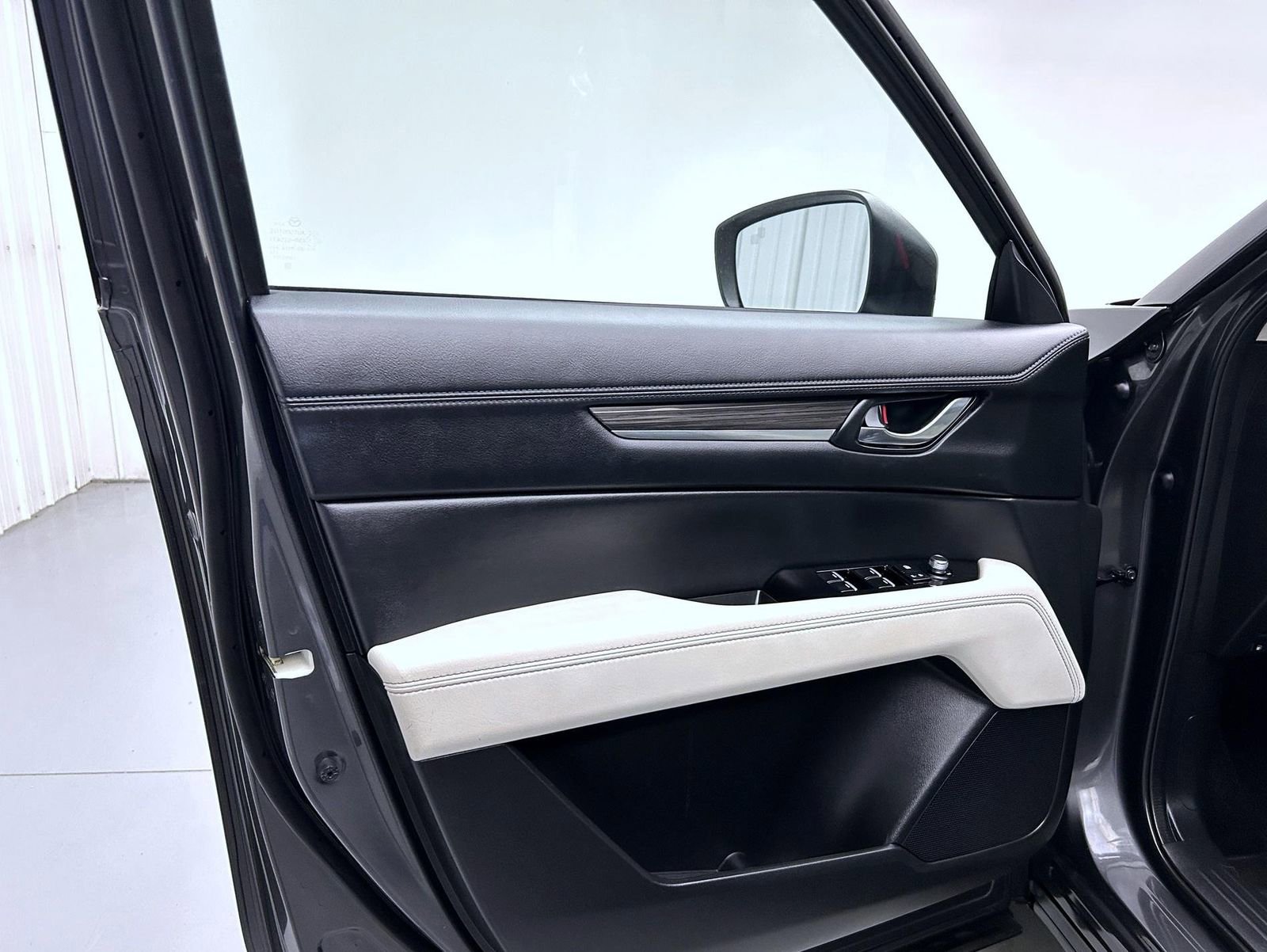 Used 2023 MAZDA CX-5 AWD 2.5 S w/ Premium Package image 9